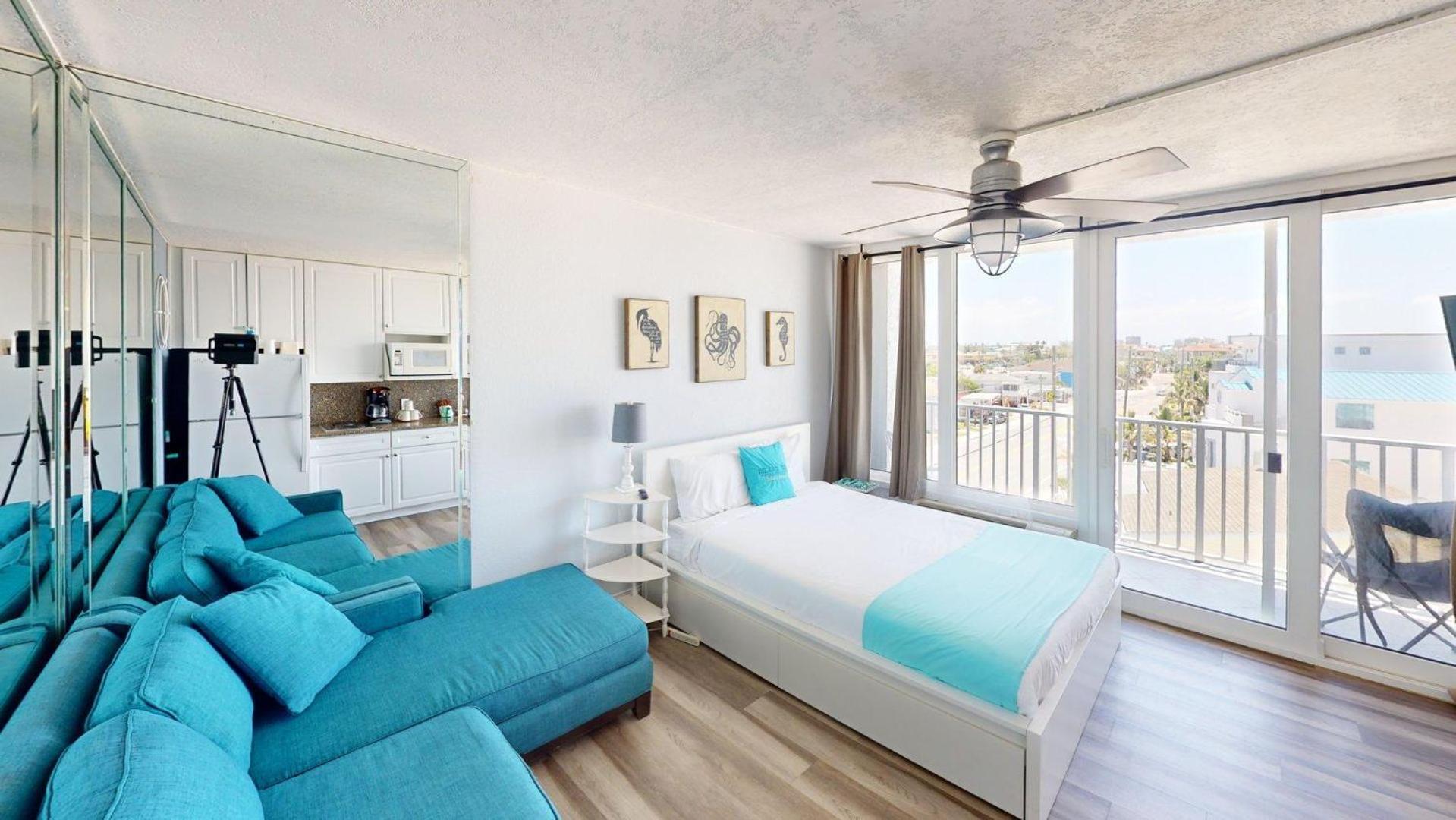 Queen Room Pool View