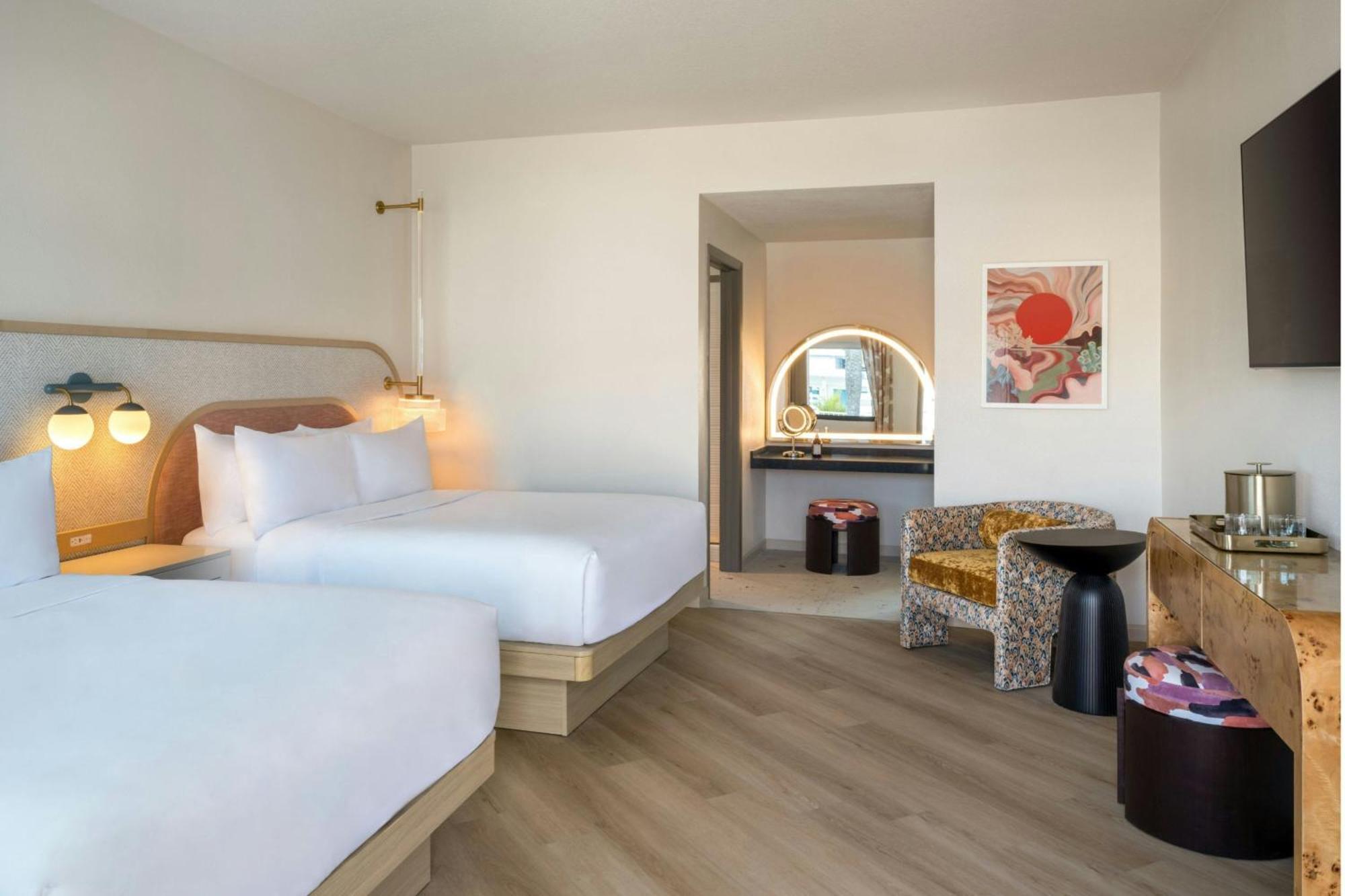 Queen Room Two Queen Beds Courtyard View Hearing Accessible