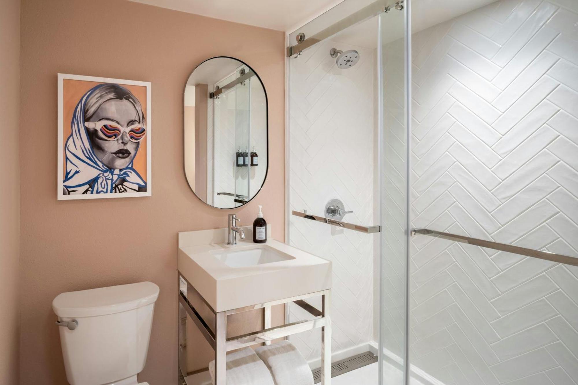 King Room Courtyard View Roll Shower Mobility Accessible